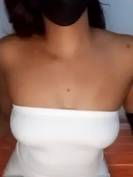 Snapshot of kissy_doll chatting on November 2025 07:24:01 PM kissy doll online show from November 2025 07:24:01 PM