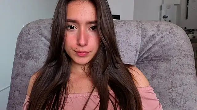 Adhara Kitten online show from April 2026 07:07:02 PM