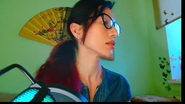 KiotoShine online show from November 2025 01:00:02 PM