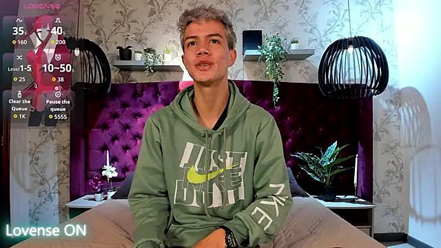 Snapshot of nicktorn chatting on December 2025 12:13:02 PM nicktorn online show from December 2025 12:13:02 PM