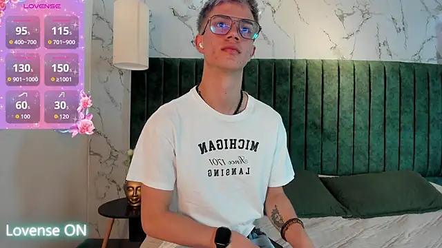 Snapshot of nicktorn chatting on February 2026 12:09:02 PM nicktorn online show from February 2026 12:09:02 PM