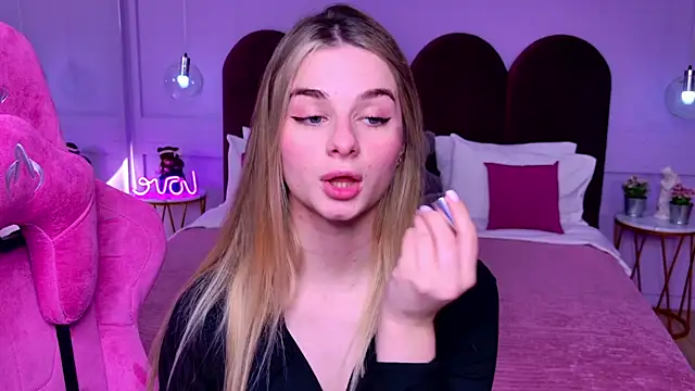 SweetyLicky online show from November 2025 04:29:02 PM