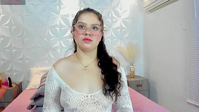 salem cute online show from March 2026 09:59:01 PM