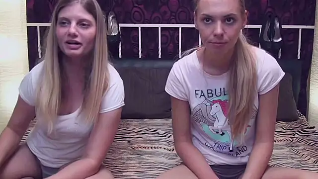 Snapshot of BlondeWitches chatting on November 2025 12:02:01 AM BlondeWitches online show from November 2025 12:02:01 AM