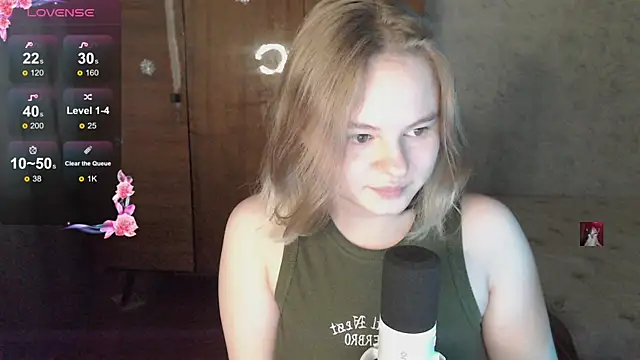 Snapshot of SlipperSherry chatting on October 2025 10:13:02 AM SlipperSherry online show from October 2025 10:13:02 AM