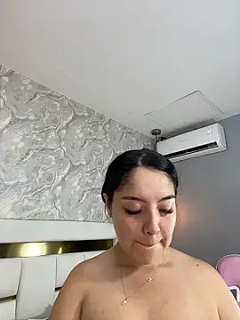 Snapshot of MiaFarkash chatting on February 2026 07:10:02 PM MiaFarkash online show from February 2026 07:10:02 PM