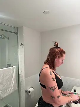 kelsred12 online show from April 2026 04:33:02 PM