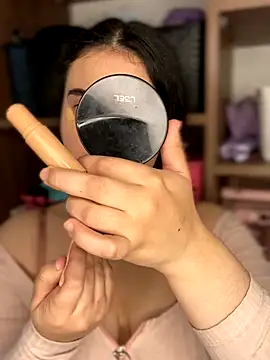 Snapshot of Sophi_dee1 chatting on November 2025 11:27:02 PM Sophi dee1 online show from November 2025 11:27:02 PM