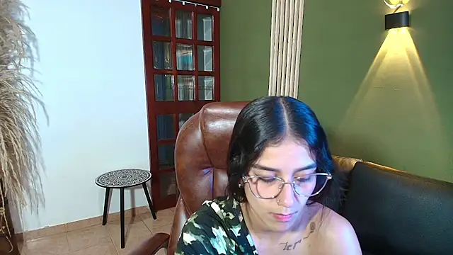 Snapshot of DanielaMonroe chatting on October 2025 08:42:02 PM DanielaMonroe online show from October 2025 08:42:02 PM