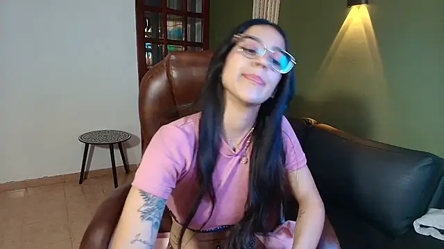 Snapshot of DanielaMonroe chatting on November 2025 08:30:02 PM DanielaMonroe online show from November 2025 08:30:02 PM