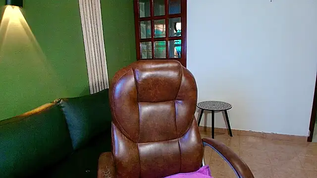 Snapshot of DanielaMonroe chatting on November 2025 03:18:02 PM DanielaMonroe online show from November 2025 03:18:02 PM