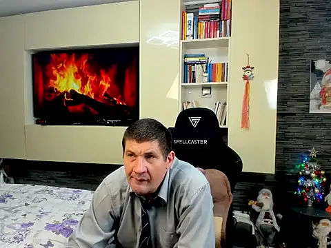 SpartacusDaddy48 online show from February 2026 05:43:01 PM