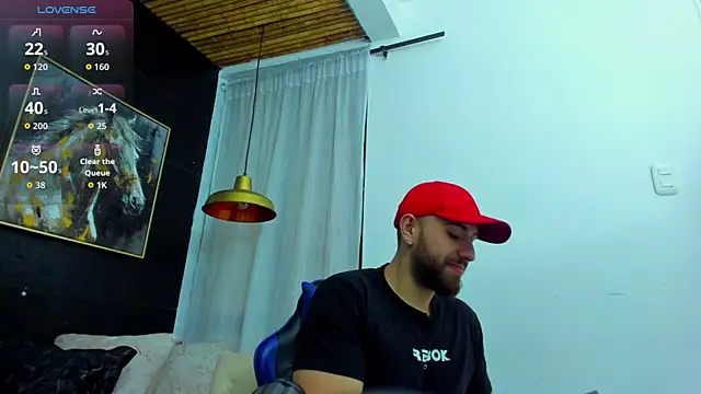 Maximo Wolff online show from November 2025 08:09:01 PM