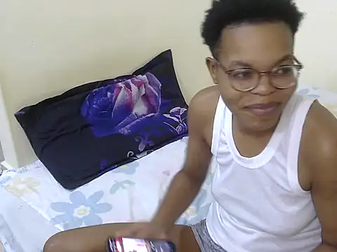 Snapshot of Miss-Hennessy chatting on October 2025 08:20:01 PM Miss-Hennessy online show from October 2025 08:20:01 PM