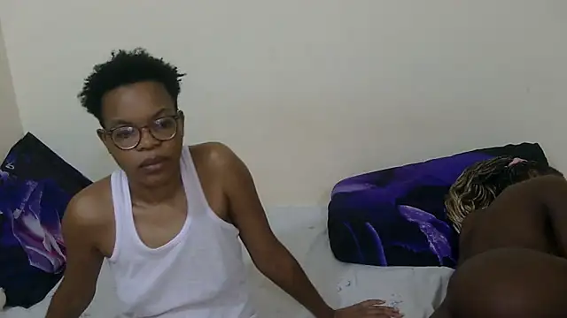 Snapshot of Miss-Hennessy chatting on November 2025 12:30:01 AM Miss-Hennessy online show from November 2025 12:30:01 AM