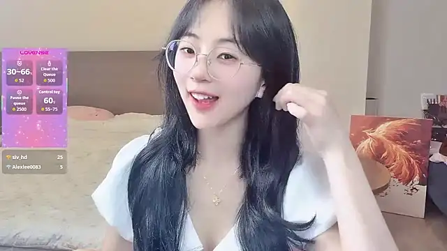 nini a online show from April 2026 11:48:02 AM