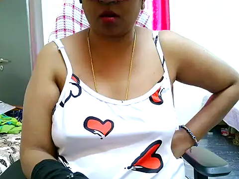 Snapshot of ammu1990 chatting on February 2026 06:25:02 AM ammu1990 online show from February 2026 06:25:02 AM