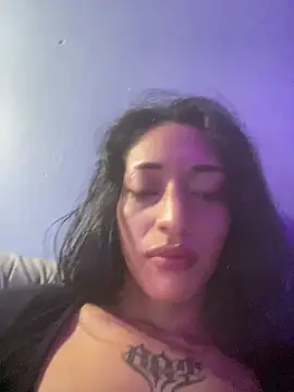 llamameluna  online show from August 2026 09:39:01 PM