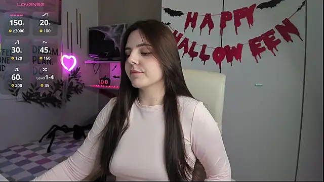 LiaWoow online show from October 2025 07:42:01 AM