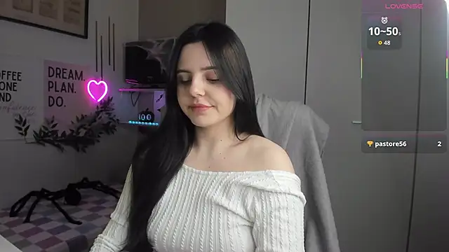 LiaWoow online show from November 2025 08:24:01 AM