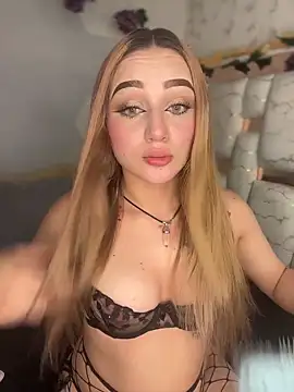 Snapshot of Sara_Sophia420 chatting on December 2025 05:27:01 AM Sara Sophia420 online show from December 2025 05:27:01 AM