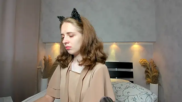 Camilla Kelly online show from September 2025 12:10:02 AM