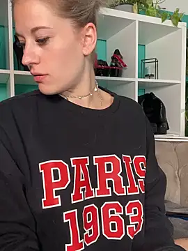 Snapshot of TheRealJessyLey chatting on September 2025 11:40:02 PM TheRealJessyLey online show from September 2025 11:40:02 PM