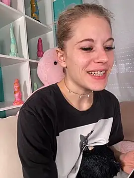 Snapshot of TheRealJessyLey chatting on October 2025 10:46:02 AM TheRealJessyLey online show from October 2025 10:46:02 AM