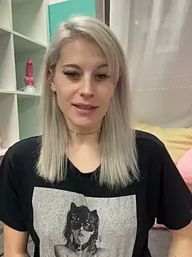 Snapshot of TheRealJessyLey chatting on November 2025 08:04:02 AM TheRealJessyLey online show from November 2025 08:04:02 AM