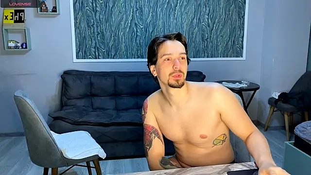 VelvetMiley online show from May 2026 04:57:01 PM