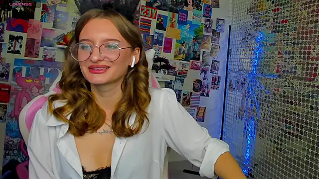 Maryyy May online show from September 2025 04:34:01 PM