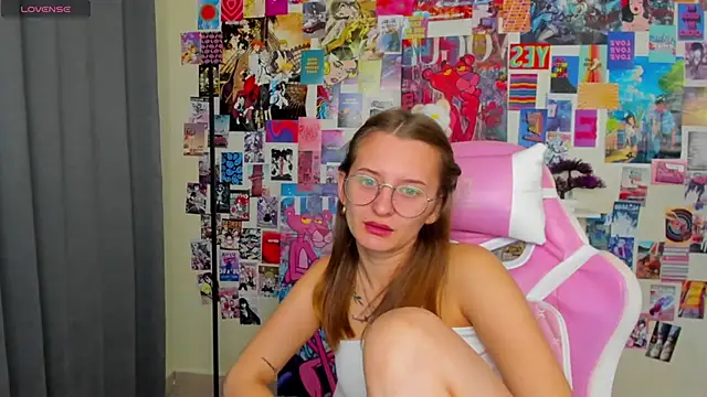 Maryyy May online show from October 2025 09:56:01 PM