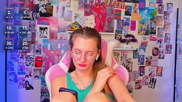 Maryyy May online show from October 2025 06:41:02 PM