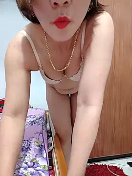 Snapshot of Rosalind_xxx chatting on April 2026 10:44:02 PM Rosalind xxx online show from April 2026 10:44:02 PM