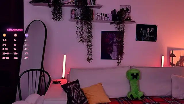 Lollyshy online show from November 2025 09:19:02 AM