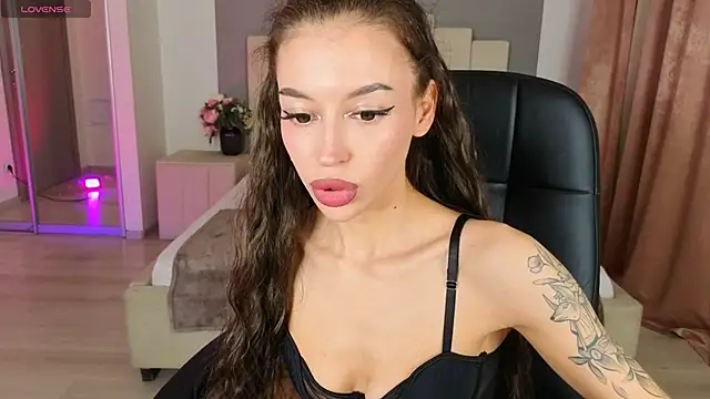 Snapshot of Alexa___Hill chatting on September 2025 08:08:01 PM Alexa Hill online show from September 2025 08:08:01 PM