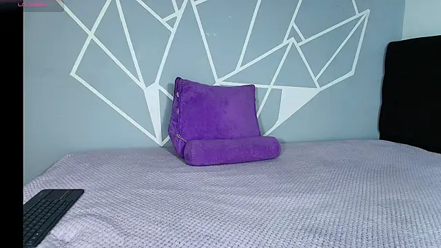 Snapshot of karlamoon23 chatting on March 2026 09:32:01 PM karlamoon23 online show from March 2026 09:32:01 PM