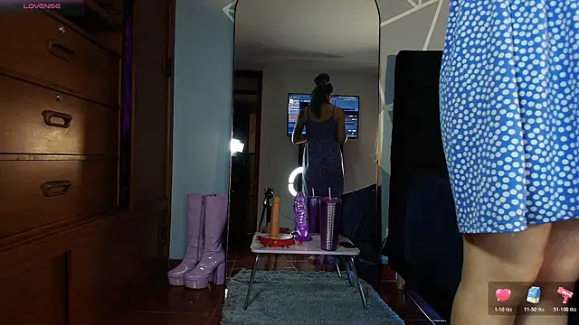 Snapshot of karlamoon23 chatting on April 2026 06:27:01 PM karlamoon23 online show from April 2026 06:27:01 PM