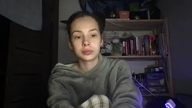 Yuna5343 online show from October 2025 07:21:01 PM