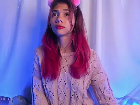 Laurenn 2 online show from October 2025 05:25:02 PM