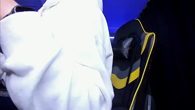 alexgiraldo   online show from October 2025 02:45:02 AM