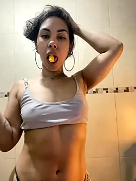 Snapshot of jessens144 chatting on November 2025 04:34:01 AM jessens144 online show from November 2025 04:34:01 AM