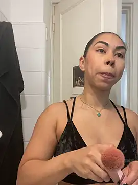 Snapshot of jessens144 chatting on December 2025 04:25:02 PM jessens144 online show from December 2025 04:25:02 PM