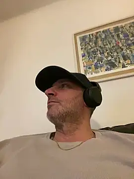 Maurinho3005 online show from April 2026 10:10:02 PM