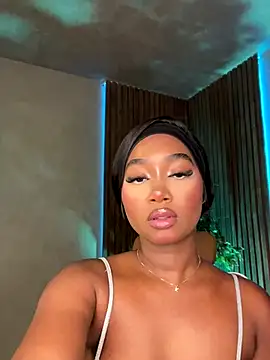 alisonn moon online show from October 2025 01:00:02 AM