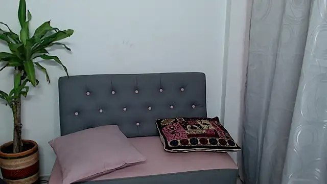 jade nassar online show from November 2025 12:22:02 AM