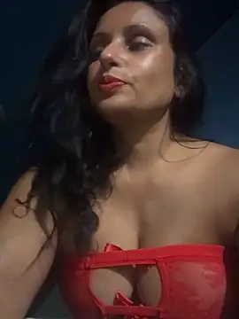 Snapshot of Angelaarayexx chatting on October 2025 10:53:02 PM Angelaarayexx online show from October 2025 10:53:02 PM