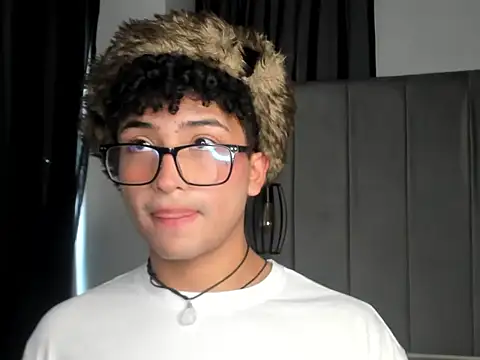 Valentin0 3 online show from October 2025 07:53:02 PM