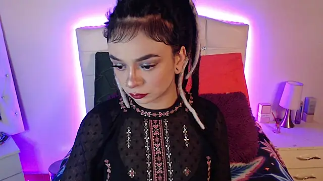 Snapshot of elapetitie chatting on November 2025 06:56:01 AM elapetitie online show from November 2025 06:56:01 AM