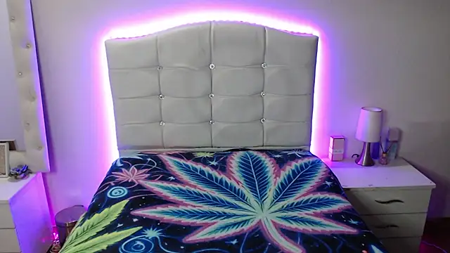 Snapshot of elapetitie chatting on November 2025 05:50:02 AM elapetitie online show from November 2025 05:50:02 AM